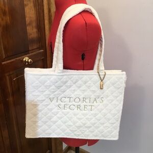 Victoria's Secret White Quilted Tote, NWOT, 17x14.5x4.5”